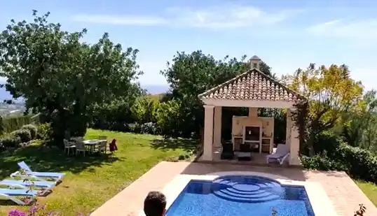 Desokupa en Marbella - Málaga, finca okupada por okupas profesionales